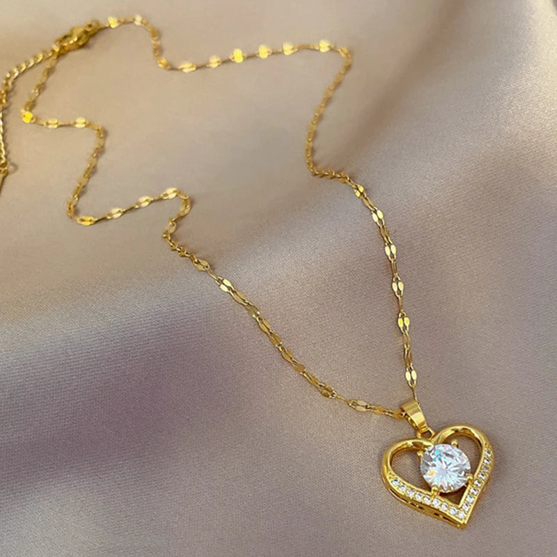 The golden heart necklace